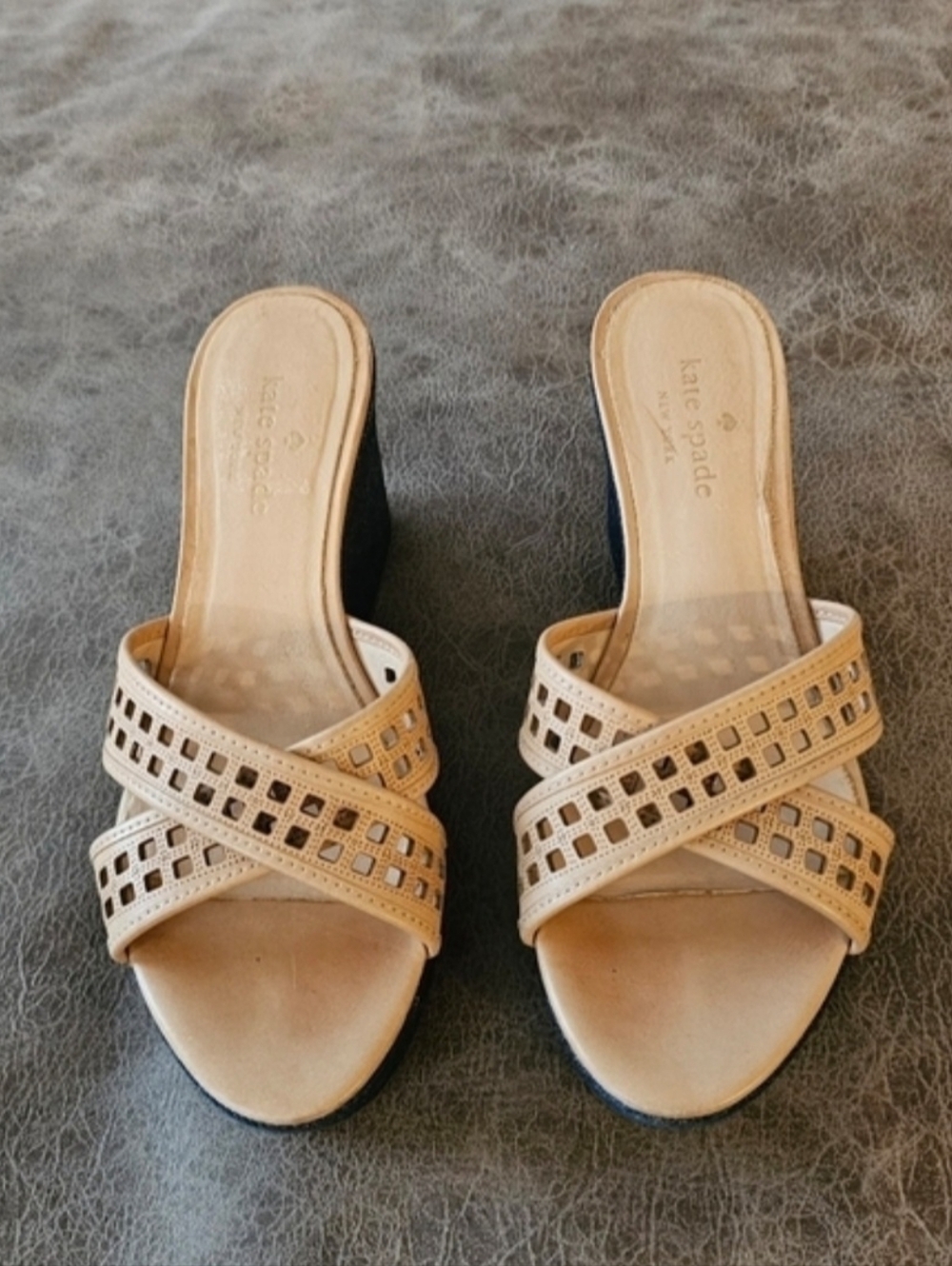 Kate Spade Platform Wedges. - Picture 3 of 6